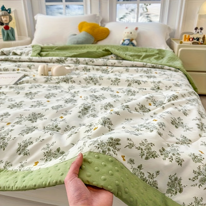 Breezy Quilt - Lightweight Floral Design, Summer Comfort 3