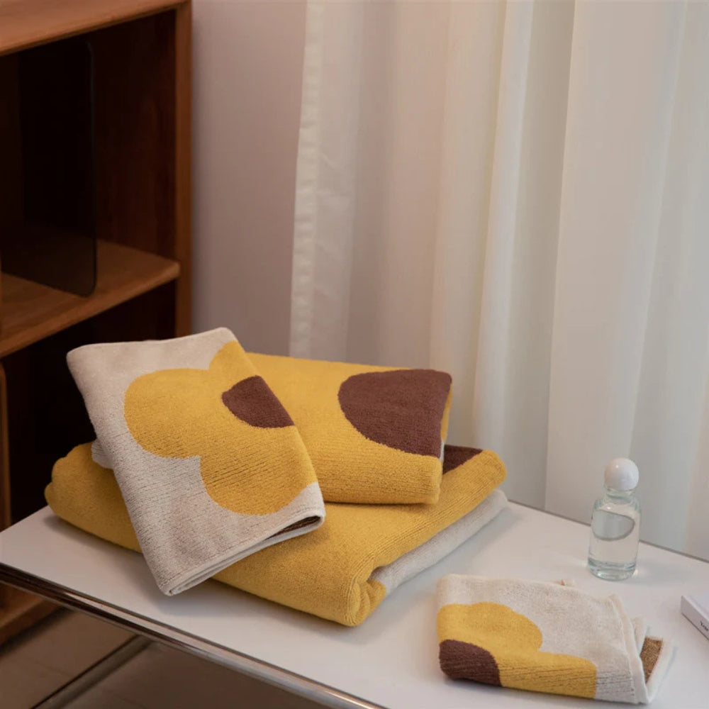 Celia Bath Towel - Cotton, Vibrant Sunflower Print 0