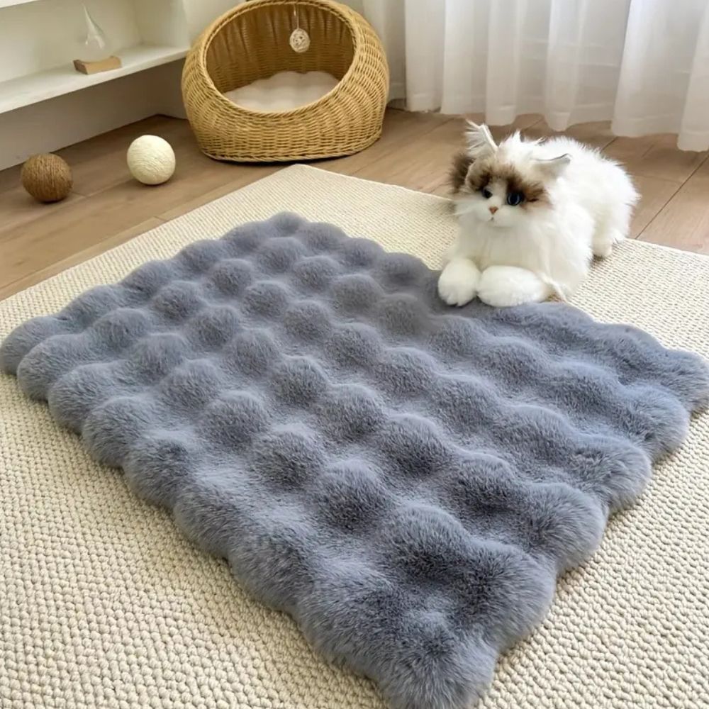 LuxePet Mat - Faux Fur Microfiber Comfort, Non-Slip 0
