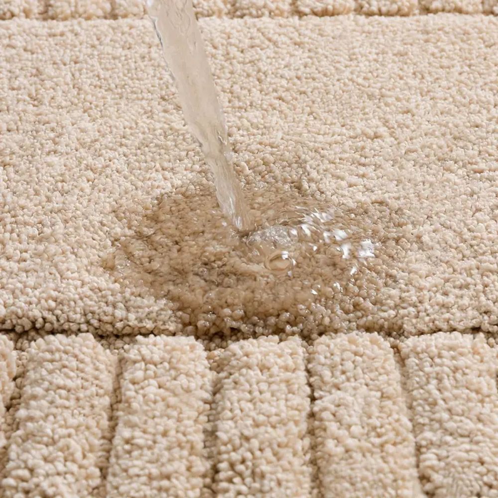 Mistral Bath Rug - Flocked Material, Non-Slip and Quick-Drying 2