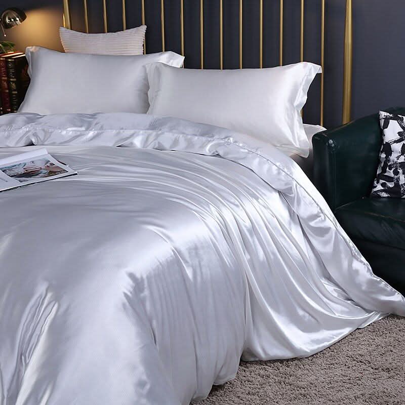 SilkDreamLuxe – Premium Silk/Satin Bedding Set