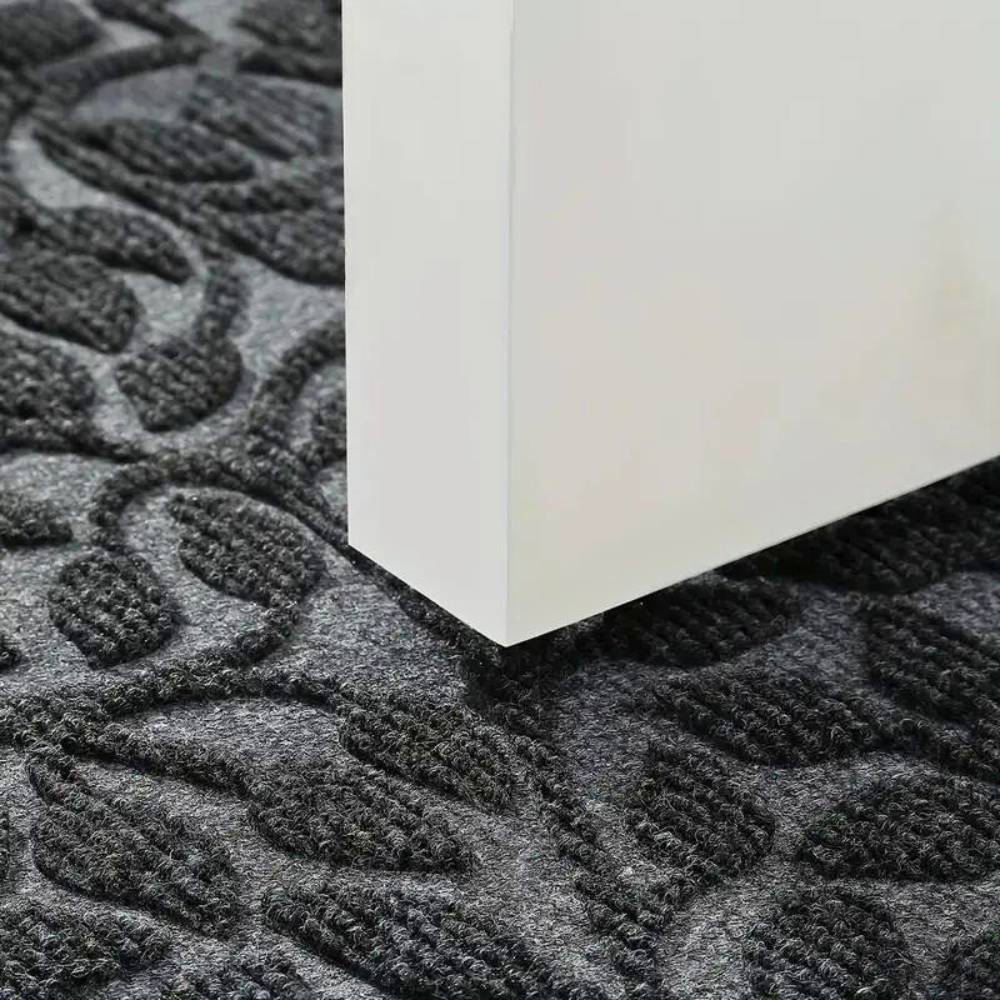 LeafGuard – Raised-Pattern Non-Slip Doormat