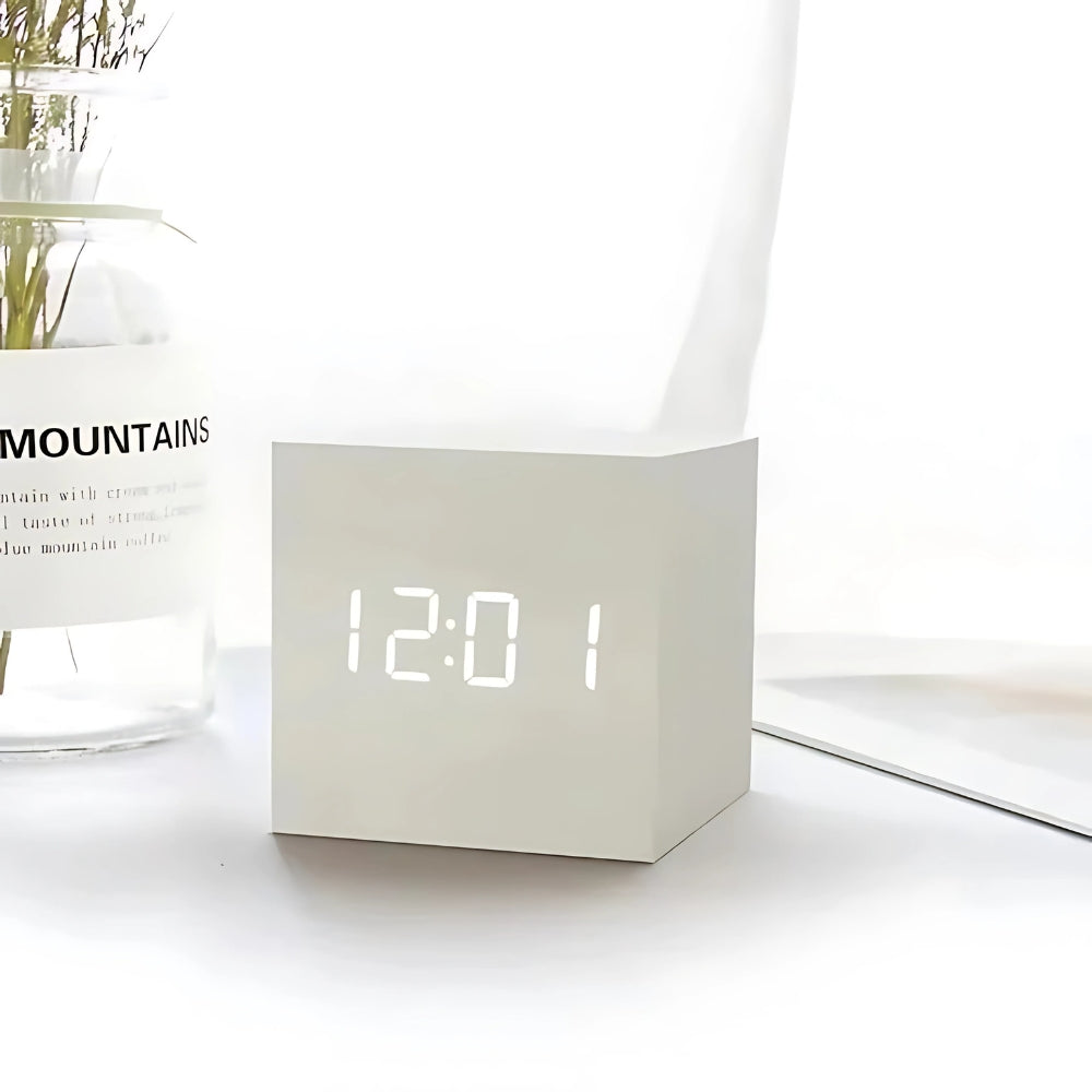 CubeGlow – Modern LED Alarm Clock