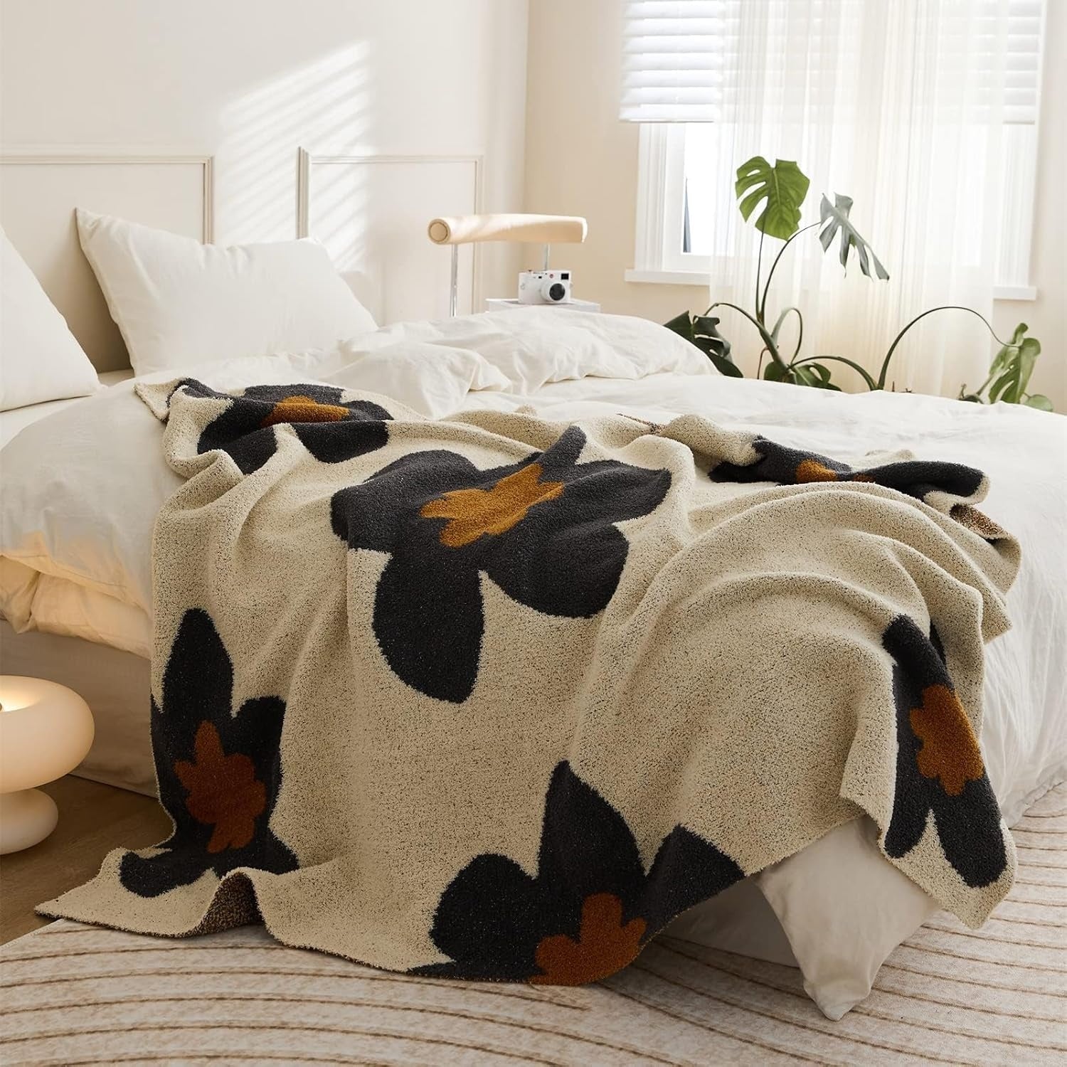 Aurora Bloom Knitted Blanket - Floral Knit Design, All-Season Comfort 4
