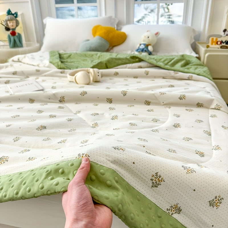 Breezy Quilt - Lightweight Floral Design, Summer Comfort 7