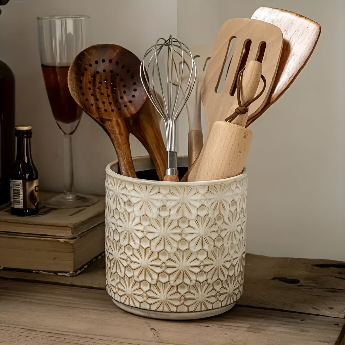 Brisa Utensil Holder - Ceramic, Embossed Floral Design 0