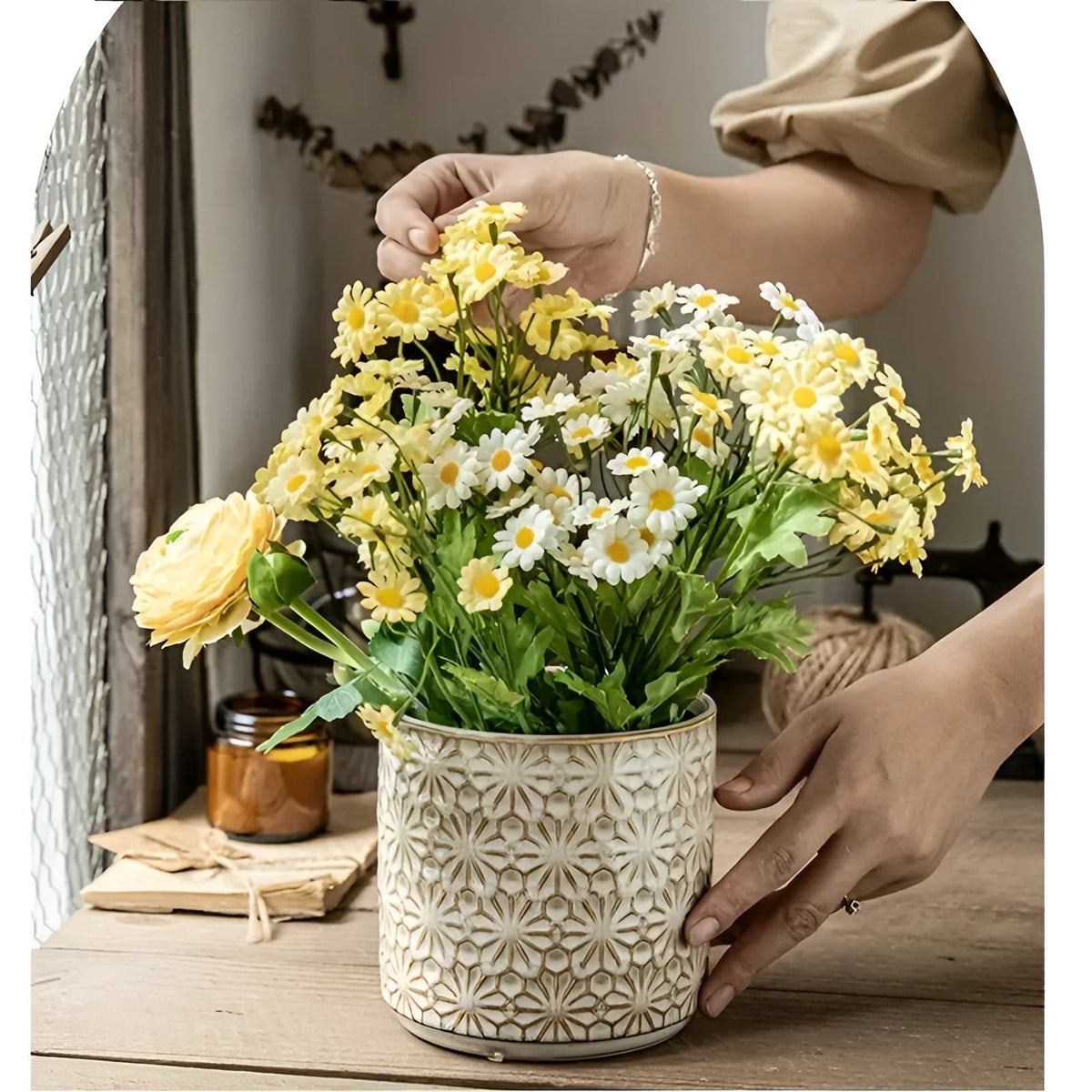 Brisa Utensil Holder - Ceramic, Embossed Floral Design 2