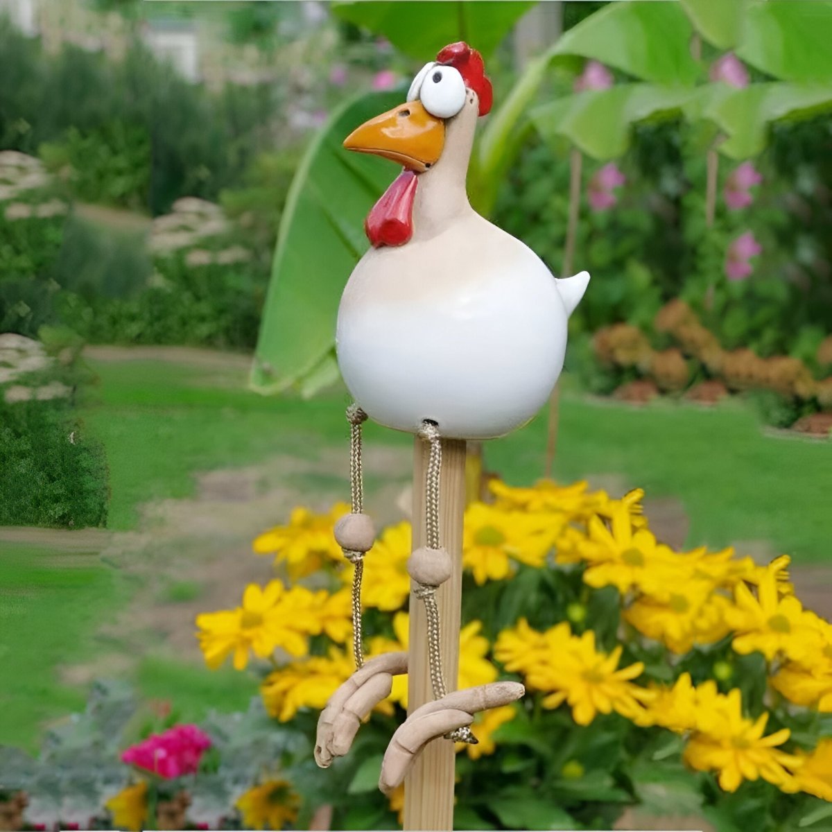 ChickCharm Decor - Garden Chicken Statue - Playful Style - Weatherproof