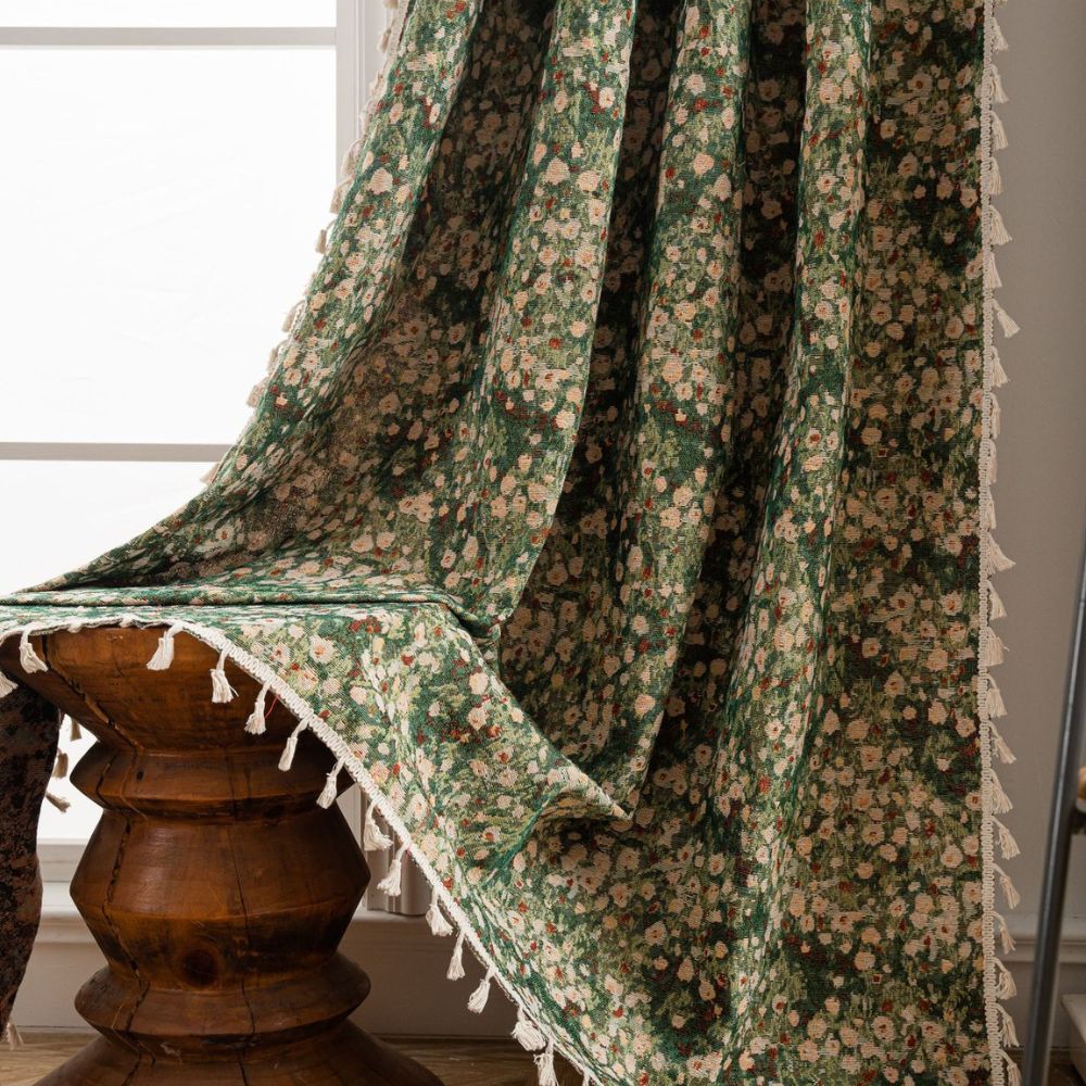 BloomTapestry – Vintage Floral Curtain