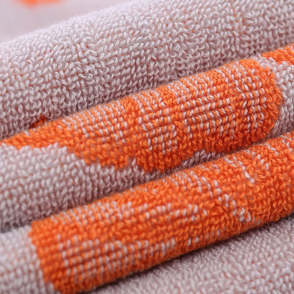 Gleam Bath Towel - 100% Cotton, Ginkgo Leaf Design 2