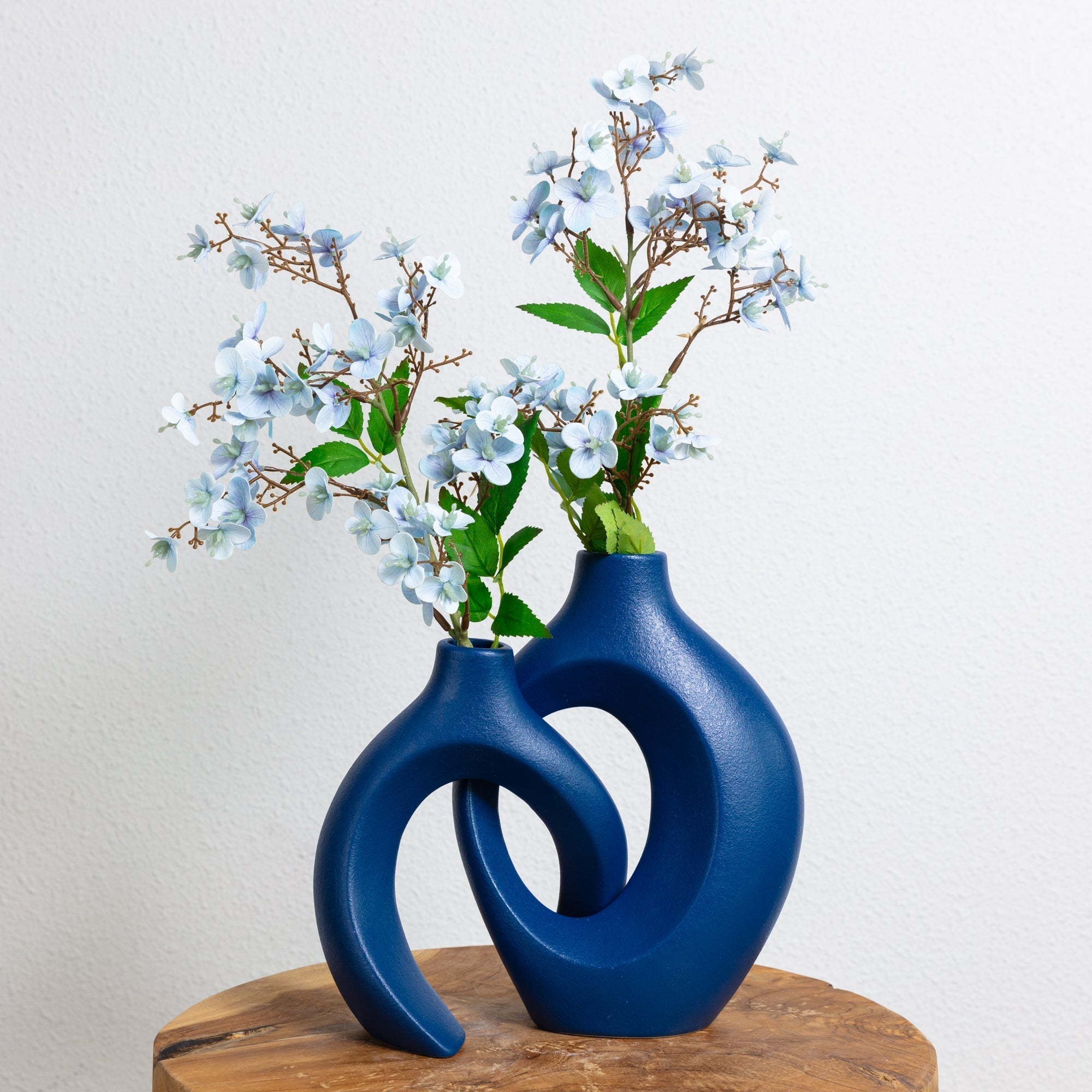 Gleora – Intertwined Ceramic Flower Vase