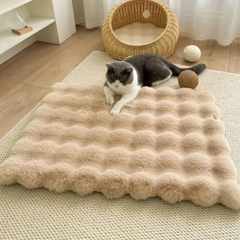 LuxePet Mat - Faux Fur Microfiber Comfort, Non-Slip 4