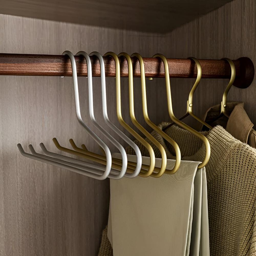 Milo Wardrobe Hangers - Durable Metal, Non-Slip Design 1