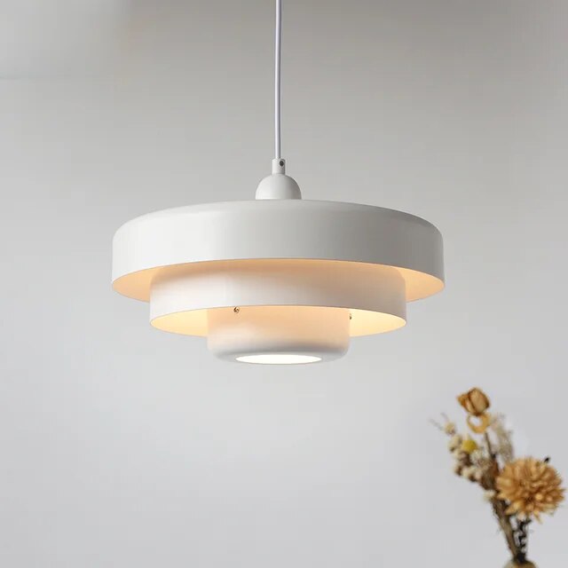 Verlora – Sculpted Metal Pendant Light