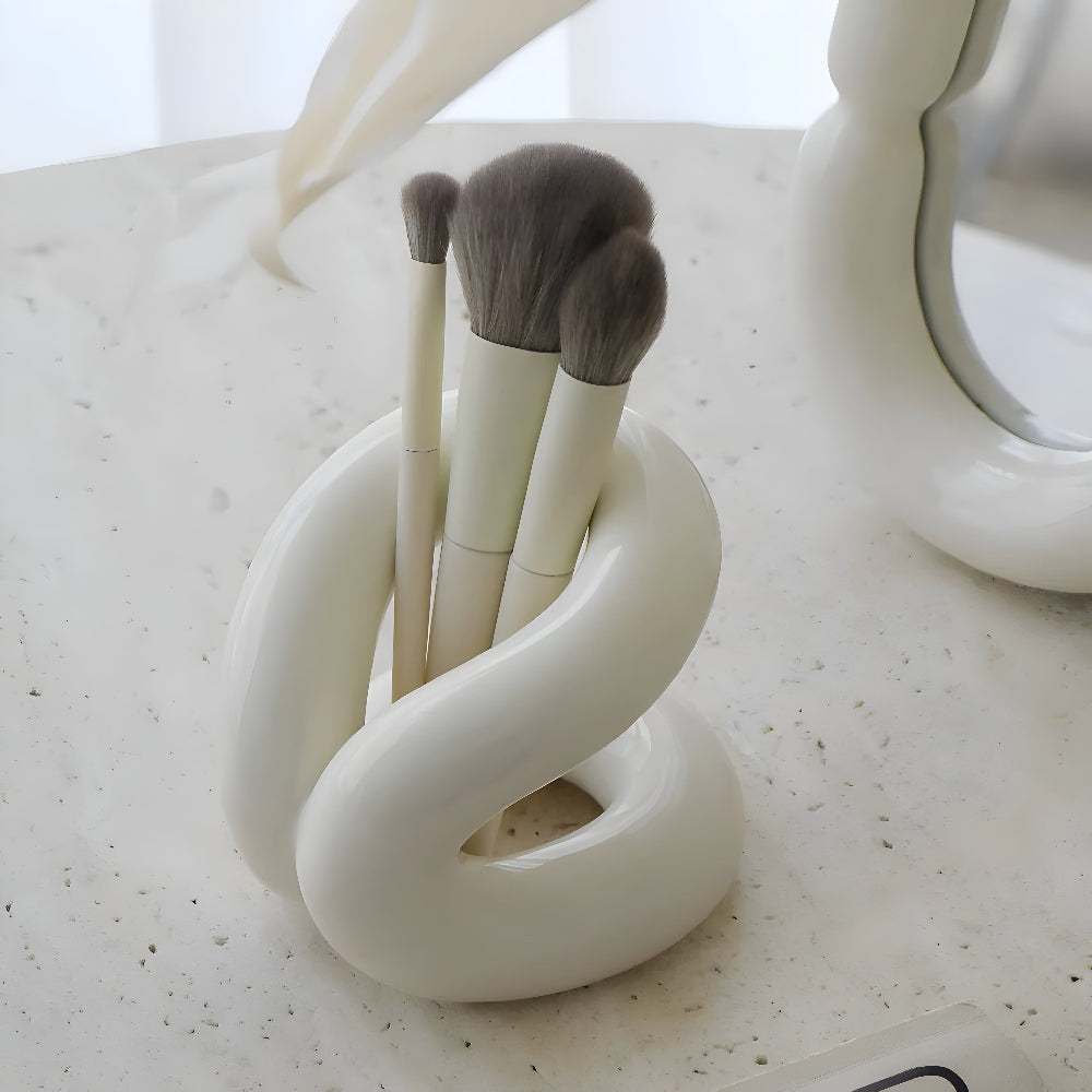 Nexus Ceramic Holder - Modern Design with Rope-Knot Detail 5