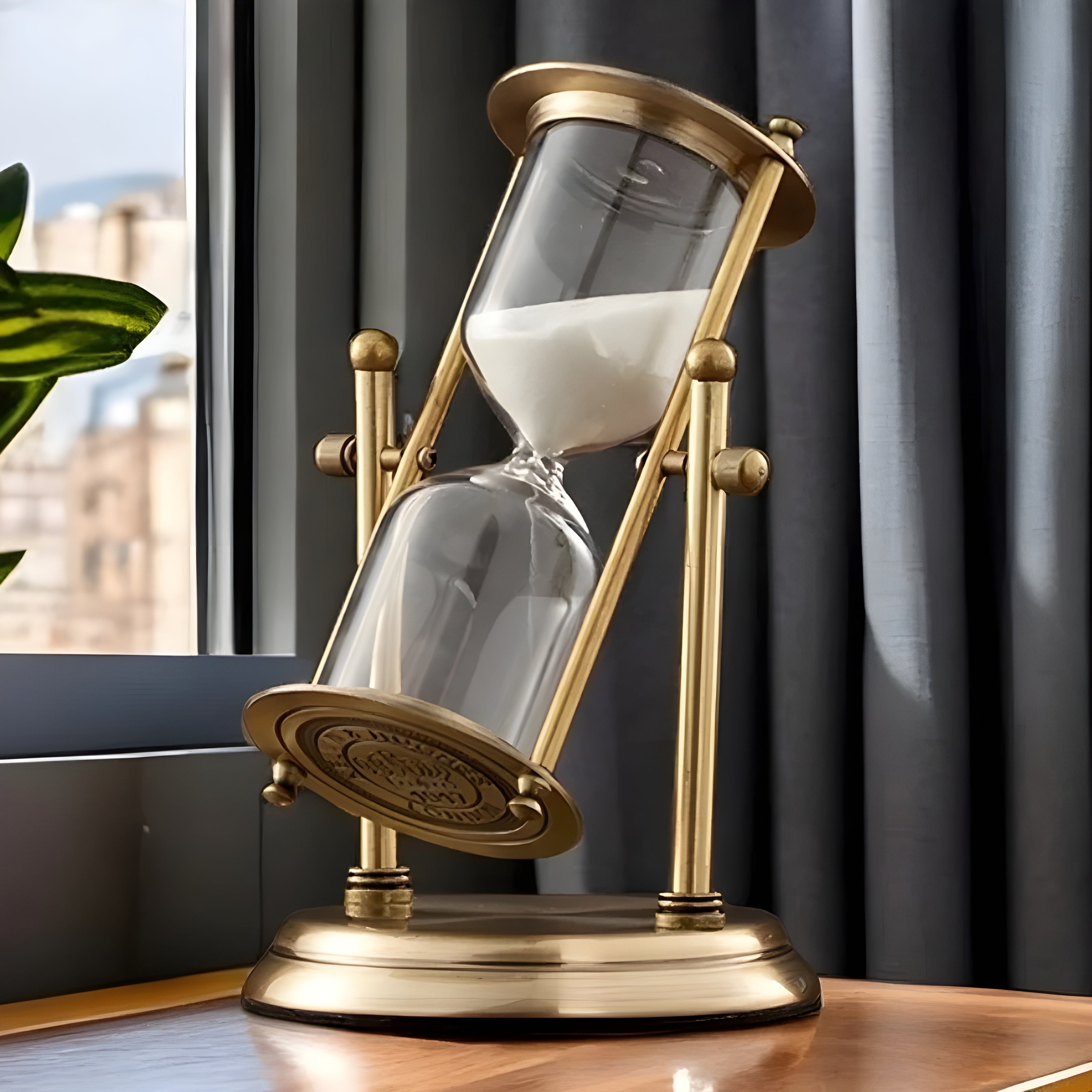 Talon Sand Timer - Brass and Glass, Elegant Design 3