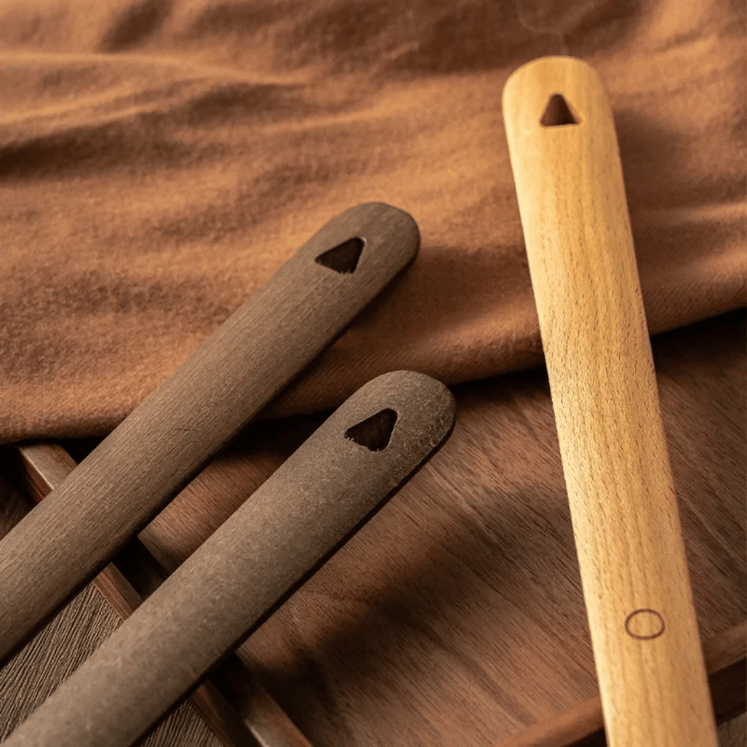 Wesley Long Handled Shoehorn - Beech Wood, Magnetic Wall Mount 4