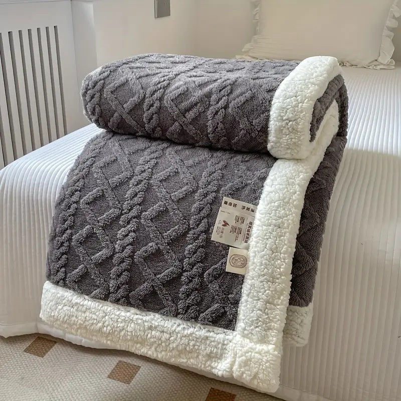 CozyLuxe – Premium Sherpa Snuggle Blanket